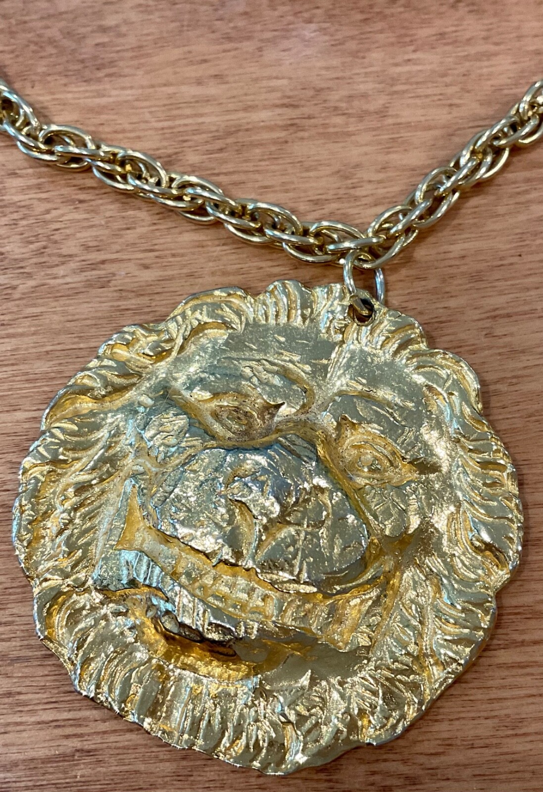 VTG KENNETH J LANE LION 2.5”PENDANT 24” NECKLACE WITH LION DOORKNOCKER EARRINGS