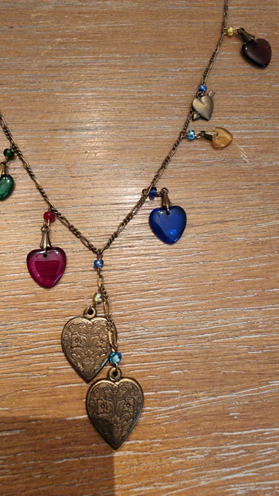 VTG Glass Works Studio G.W.S Signed Glass Hearts Charm Necklace – 42″ Length Wow