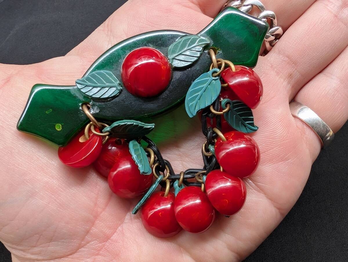 1930s ~ 1940s Cherry Shape Bakelite Brooch Size H 2.5 x W 3.3 in