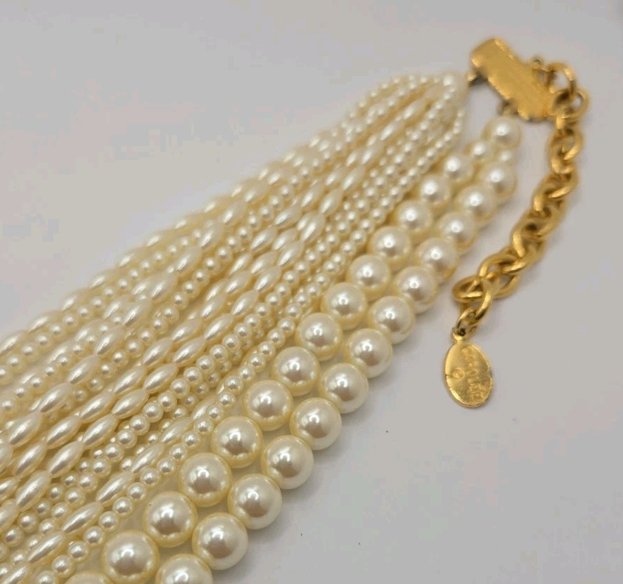 VTG CAROLEE Chunky Faux Pearl 18 Strands Hook Clasp Necklace Ajustable 17.5 ~21″