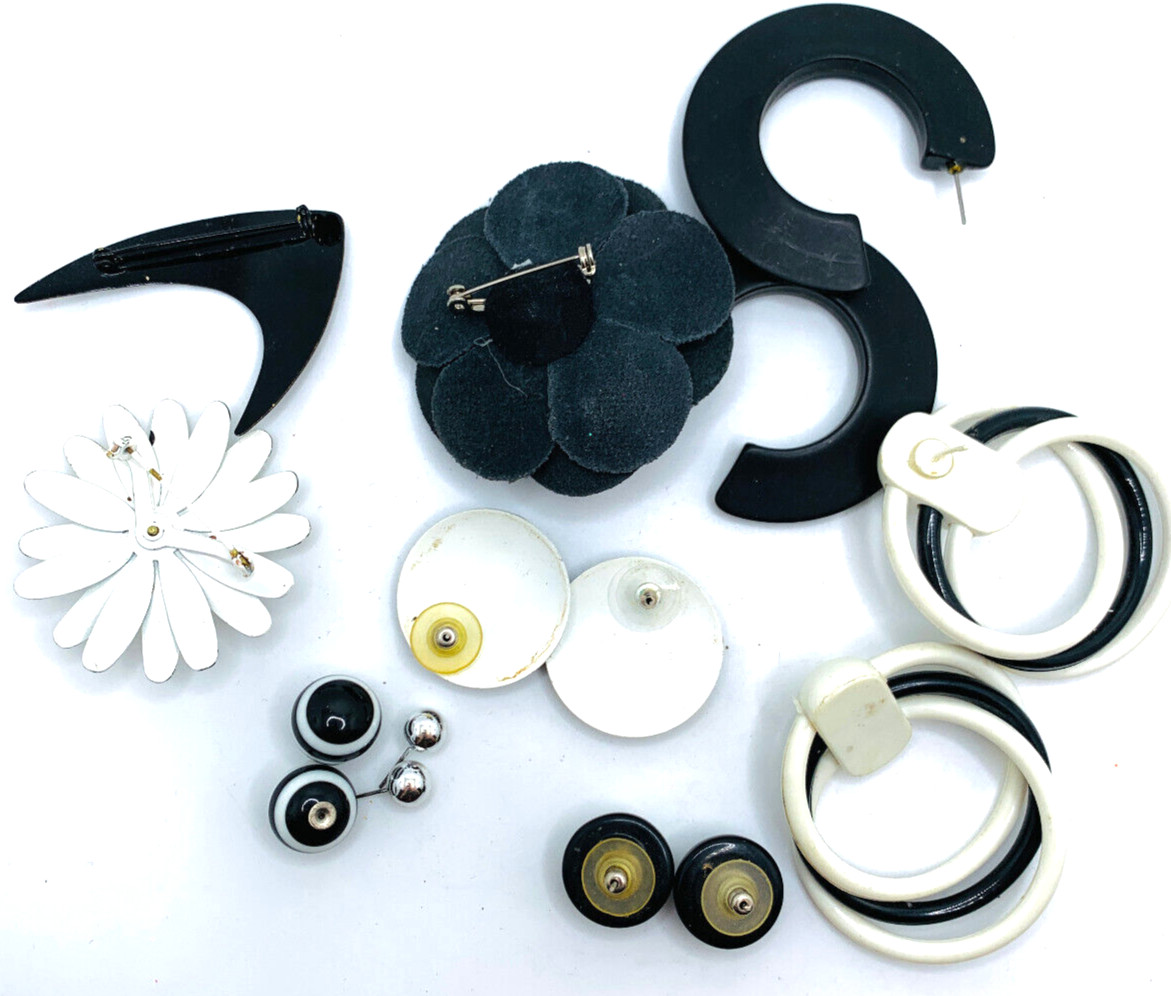 Lot 8 Dramatic 1960s-1980s Plastic Resin Metal Black & White Earrings & Brooches