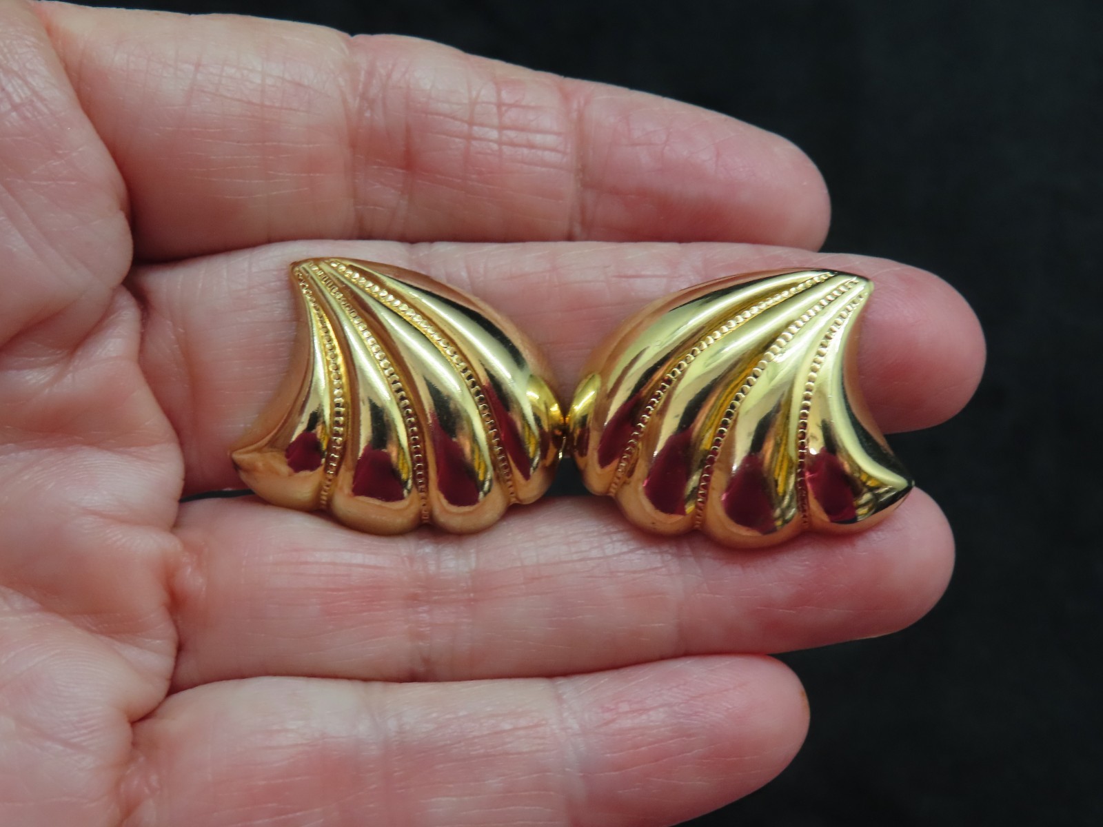 Vintage 1980’s Gold Plated Swirl Design Pierced Earrings
