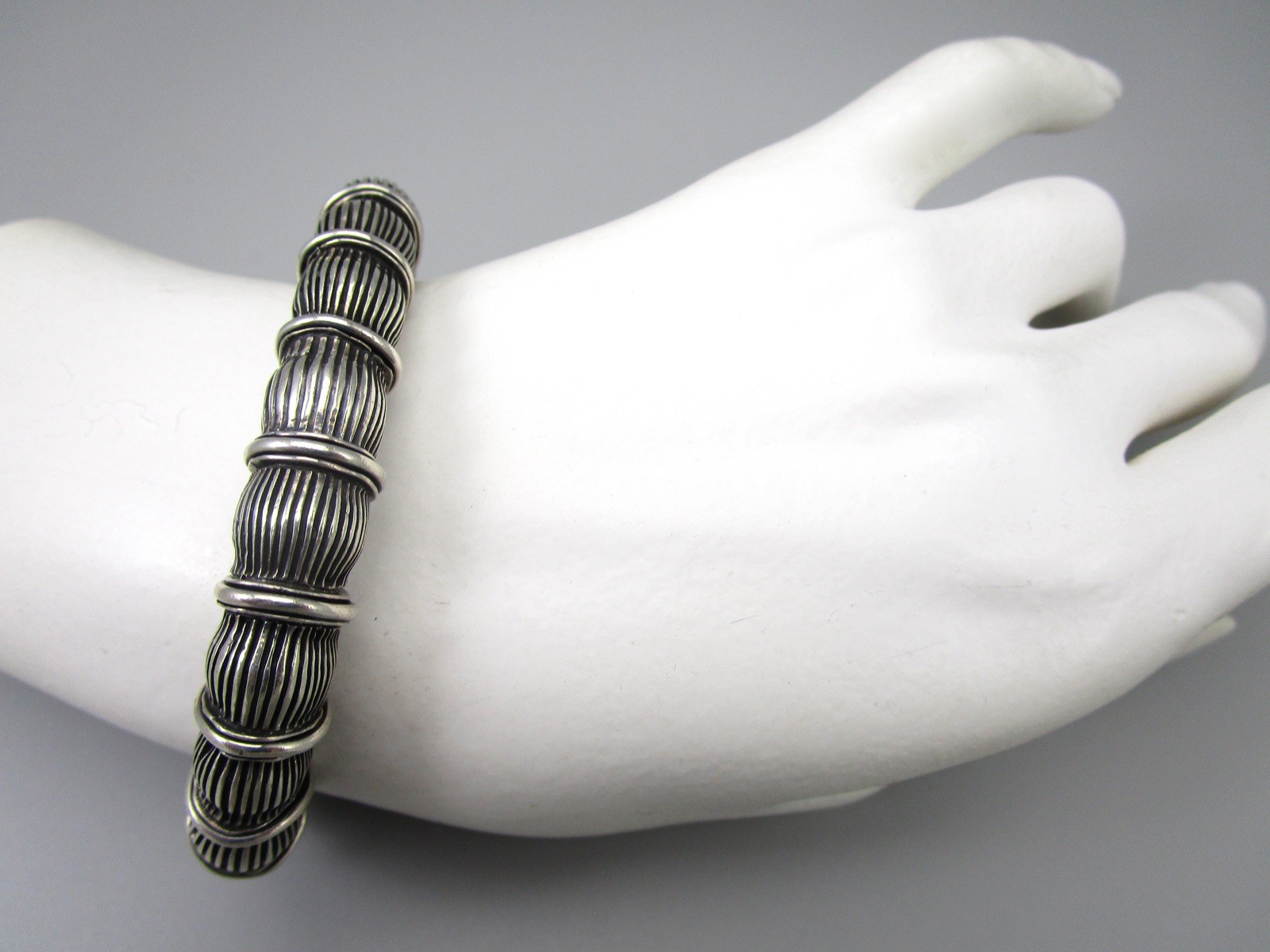 UNUSUAL DIAN MALOUF HEAVY STERLING SILVER FLUTED CUFF BRACELET 63G