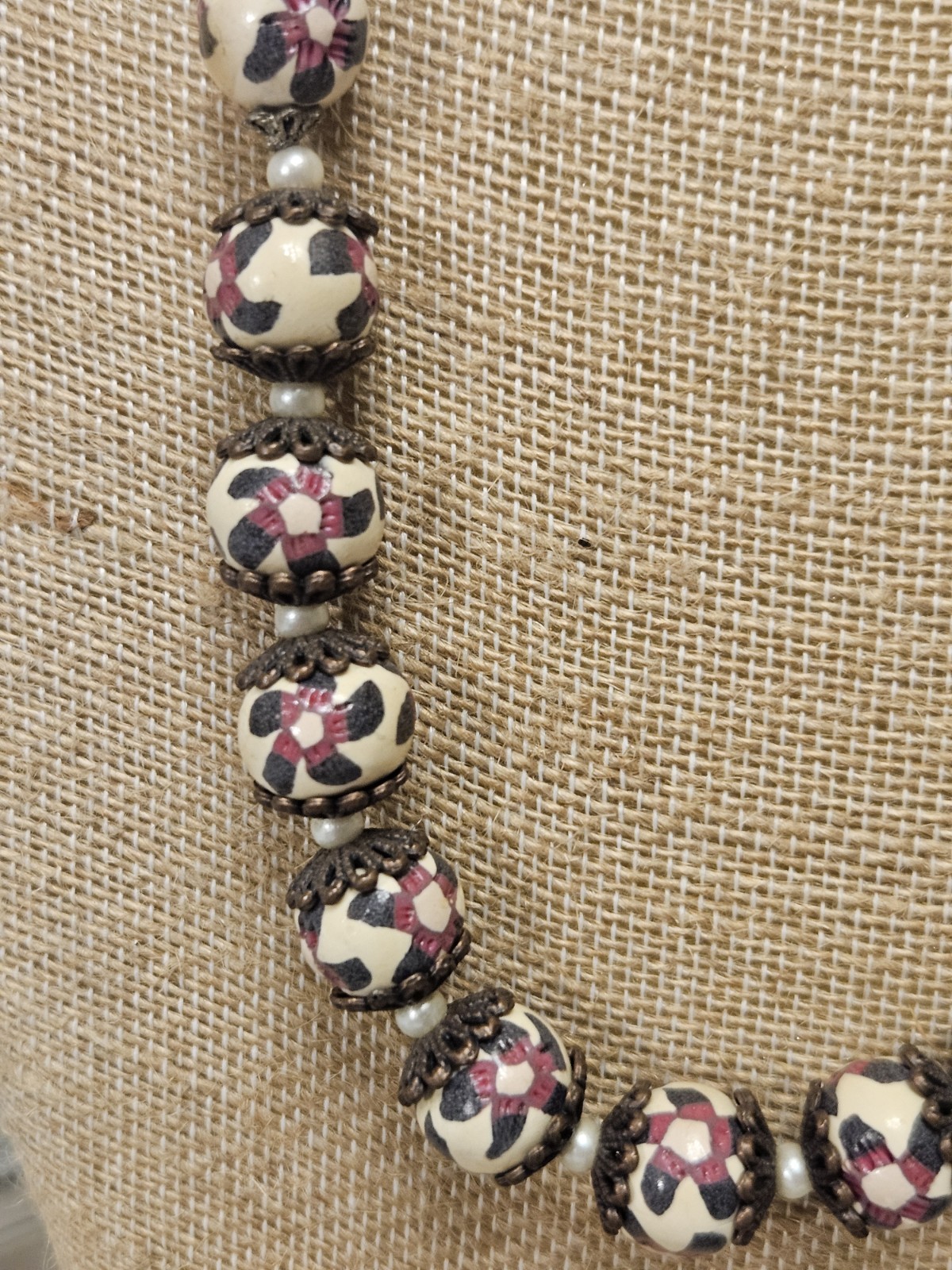 HANDMADE BEADED NECKLACE 28″ FLORAL VINTAGE ORNATE TOGGLE CLOSURE BEAUTIFUL