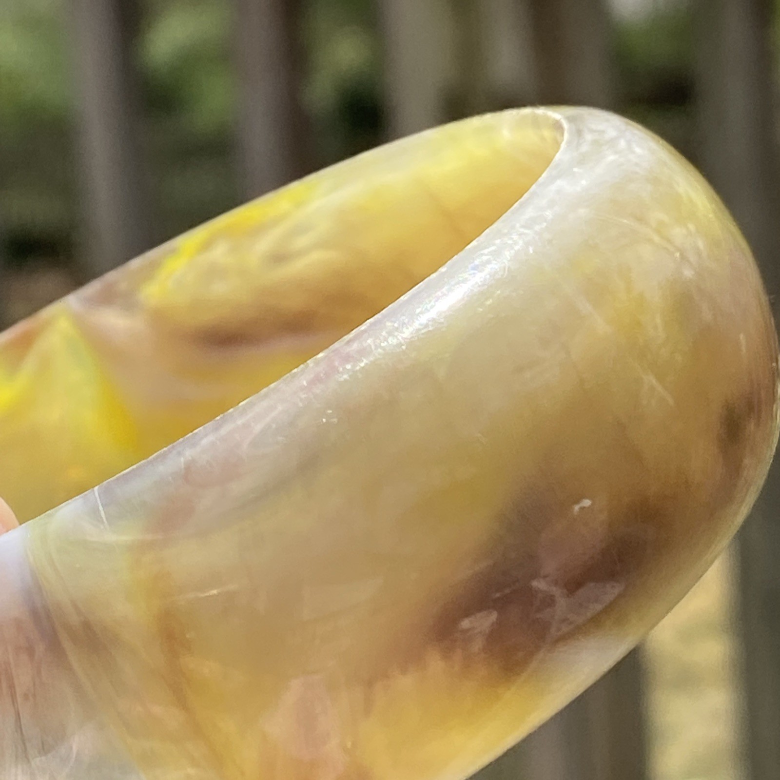 OLD HARD PLASTIC SEAM MUTED MARBLIZED SHADES OF EARTHTONES GLOW BANGLE BRACELET