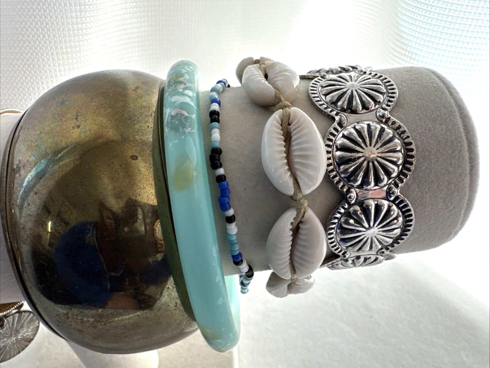 Fun Acrylic hemp texture Bracelets 90s Hippie Jewelry Lot! Gold tone bangles