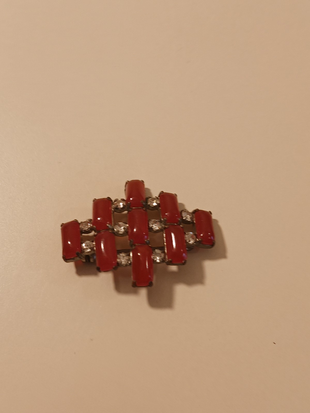 Vintage Art Deco Red Carnelian Agate Brooch Pin Rhinestone Silver Tone Grid Desi