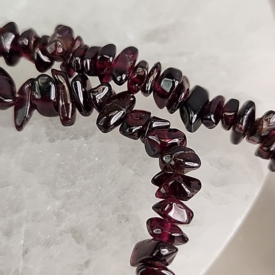 Garnet Chip Beaded Necklace Red Purple Heavy 24″