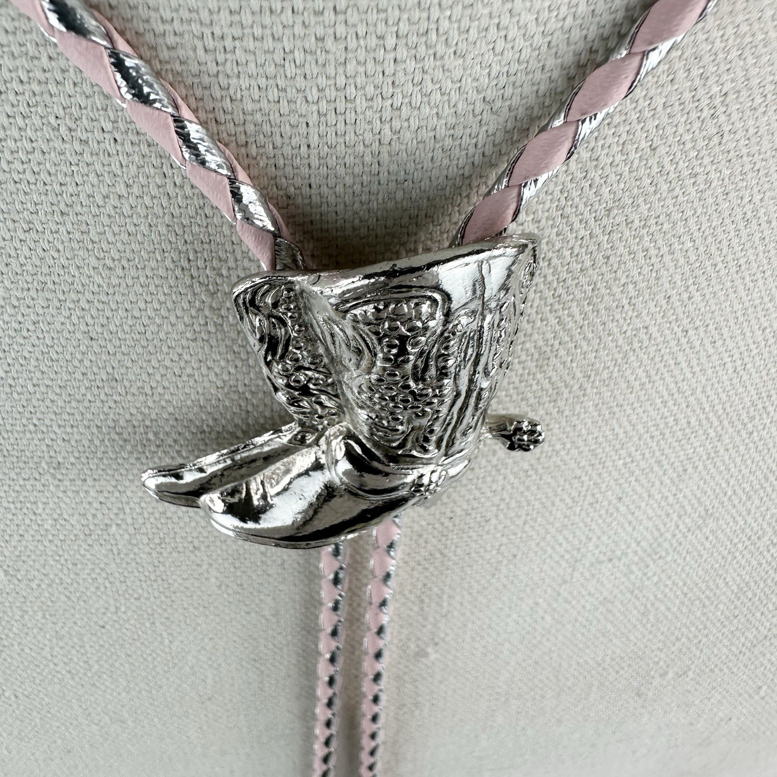 Stunning Vintage 90s Chrome Silver Tone Boots And Spurs Western Bolo Tie
