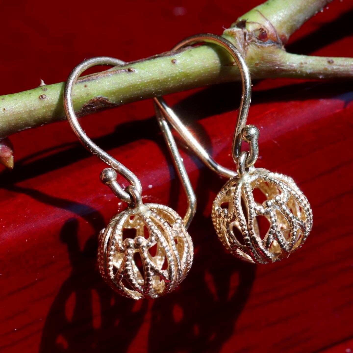 14k yellow gold earrings 7.5 mm gold ball 0.78″ dangle vintage 1.12gr N3686