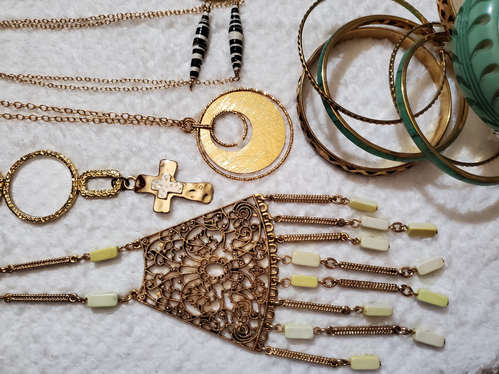 HSN VINTAGE MODERN MIXED JEWELRY LOT,6 NECKLACES 12 BRACELET