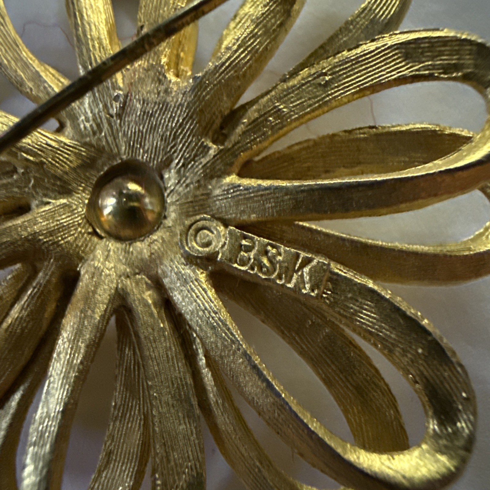 Vintage BSK Signed Daisy Floral Gold Tone Brooch