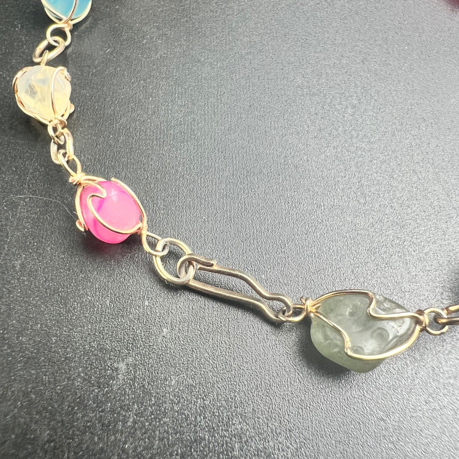 Multi Color Tumbled Stone Wire Wrapped Cage Link Necklace 18″ Vintage 1990s