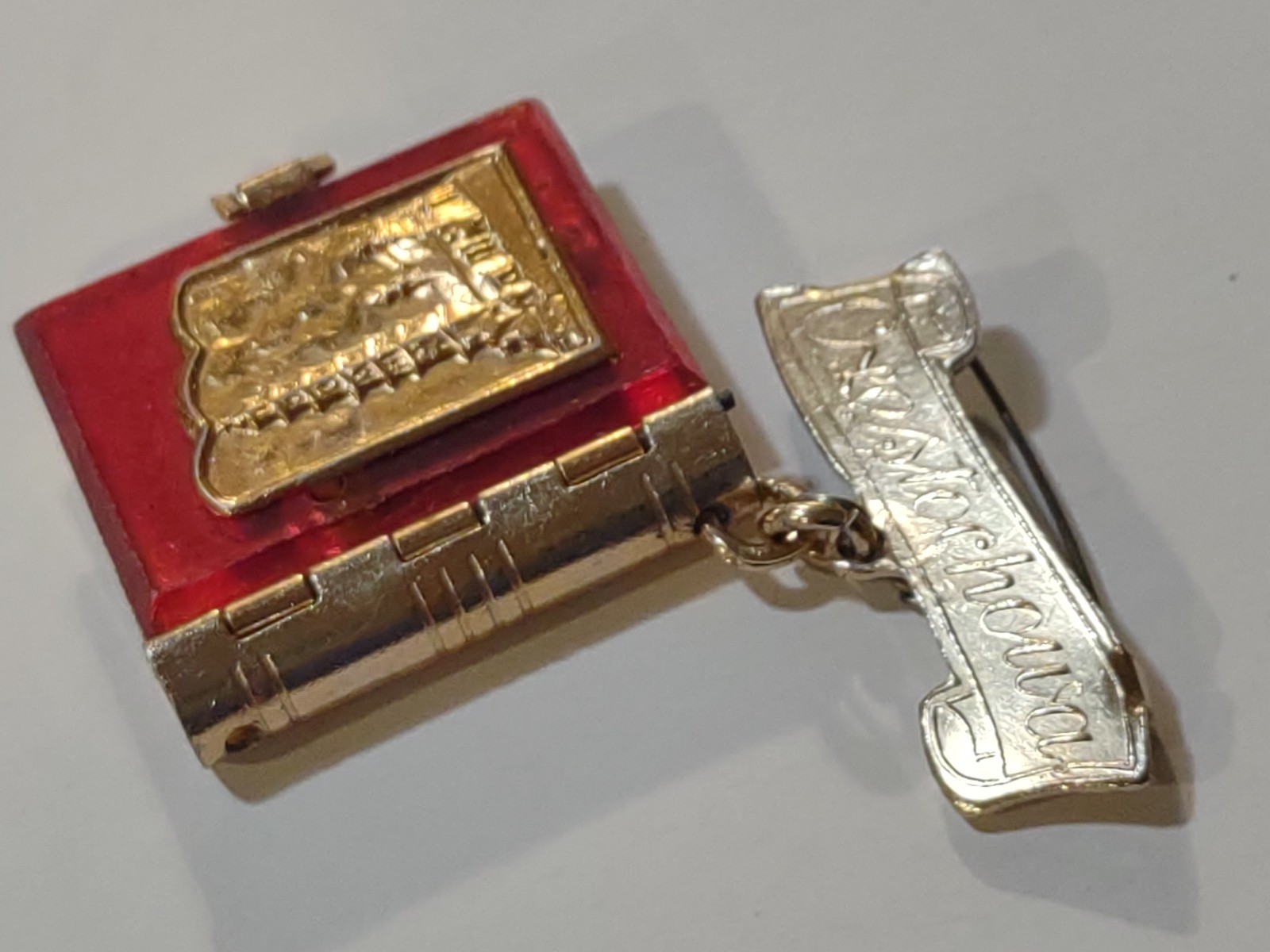 Vintage Czestochowa Mini Post Card Locket Brooch Porta-Saint Spiritual Capital
