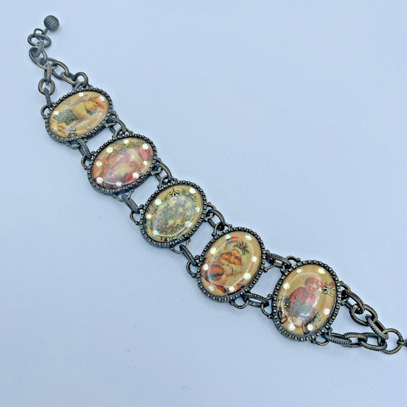 Collectible Vintage Avon Christmas Bracelet 7-7.75 inch B6-39