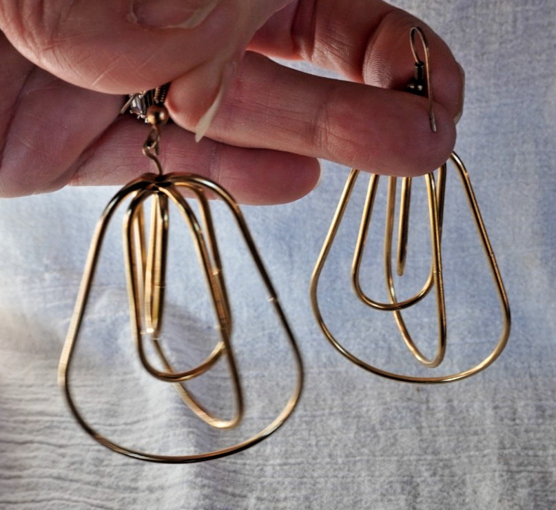 1980s Vintage Gold Tone Concentric Oval Kinetic Statement Pierced Earrings