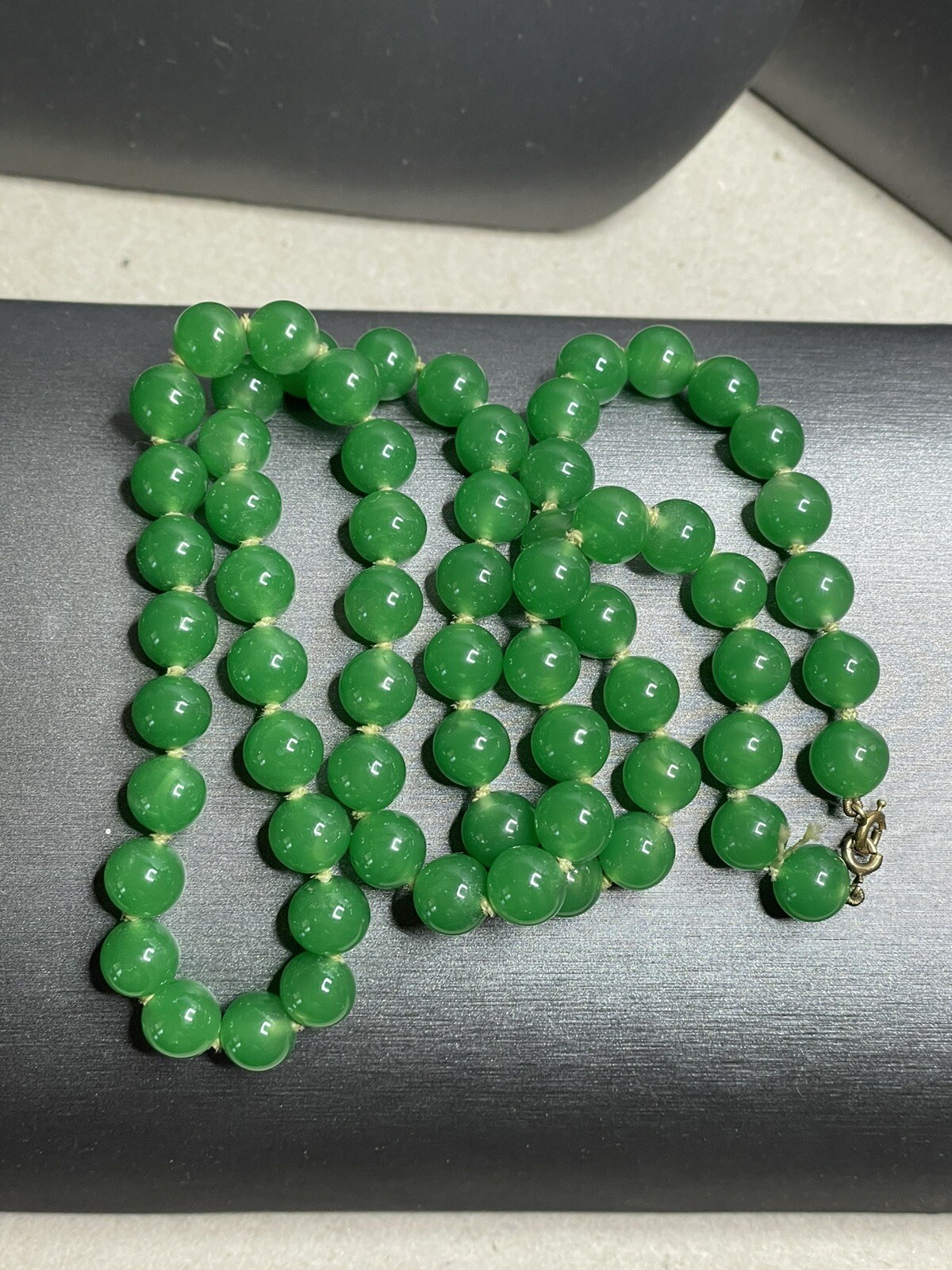 1930’s 8.4mm Hand Knotted Green Glass Beads 12k Gf Clasp Vintage 24” Gorgeous