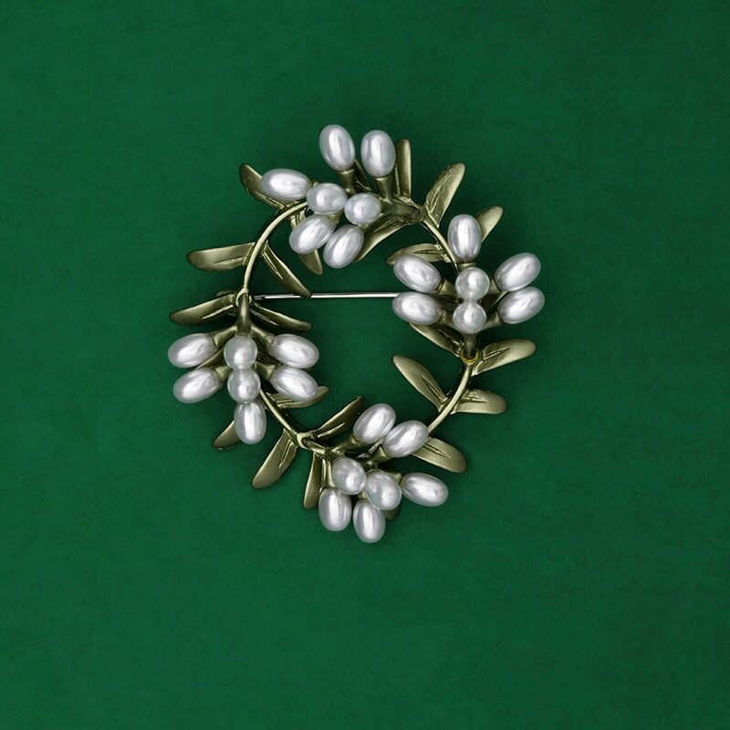 Women Elegant Enamel Pearl Brooches Pins Vintage Plant Series Badges Corsage