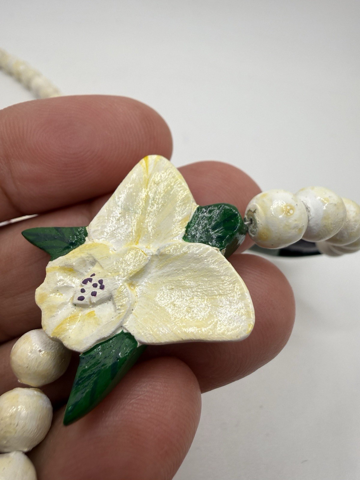 Vintage Hand-Carved Wood Orchid Necklace Tropical Flowers Red Cream Purple