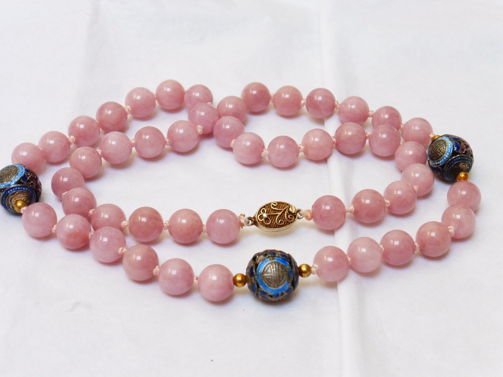 CHINESE VINTAGE ENAMEL LAVENDER QUARTZ BEAD NECKLACE, Silver Clasp