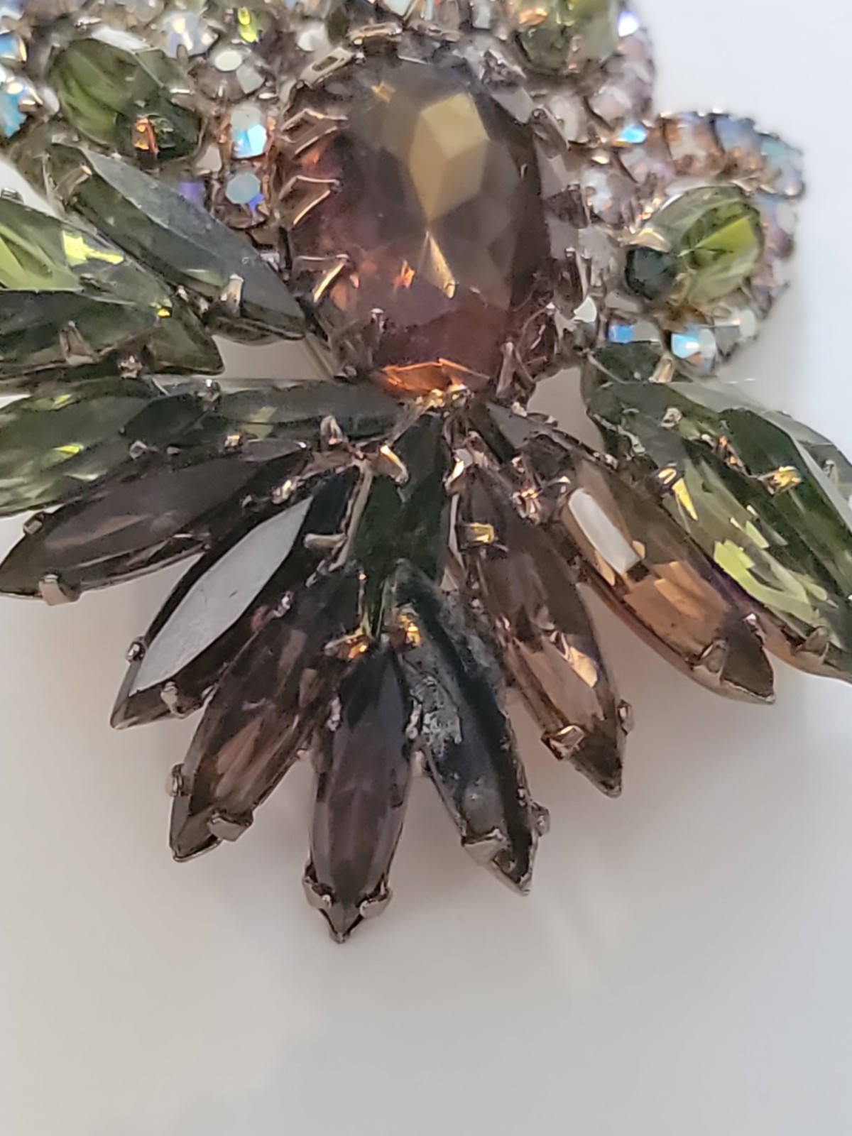 Vintage Green Dark Amber Rhinestones Brooch Clip Earring Gold Tone Set -Read
