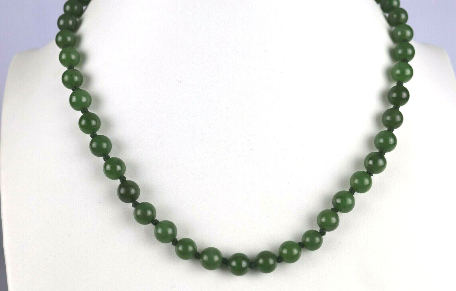 LOVELY VINTAGE SILVER CLASP 8MM GREEN JADE BEAD NECKLACE 17.5″ LONG