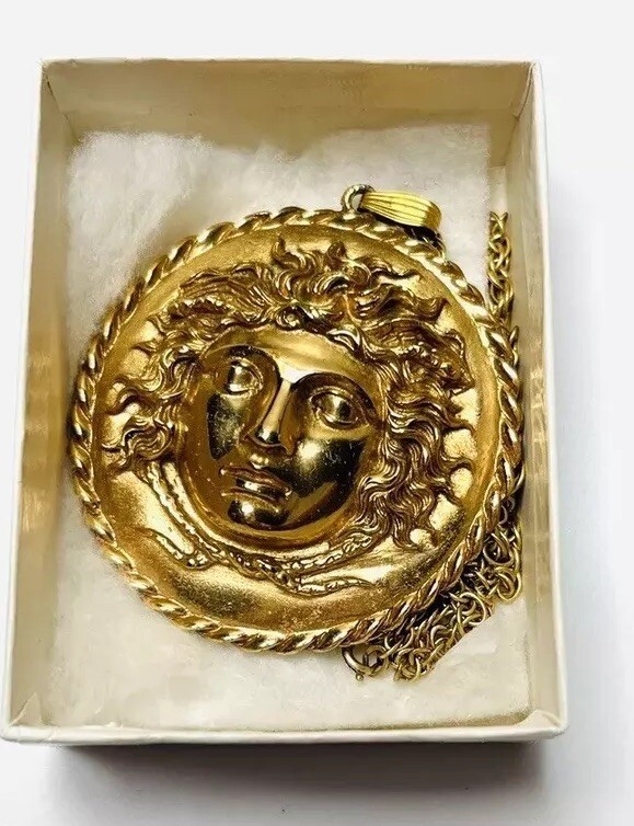 Stunning Alva Museum Replicas Medusa Statement Pendant 2.5” Madallion Necklace