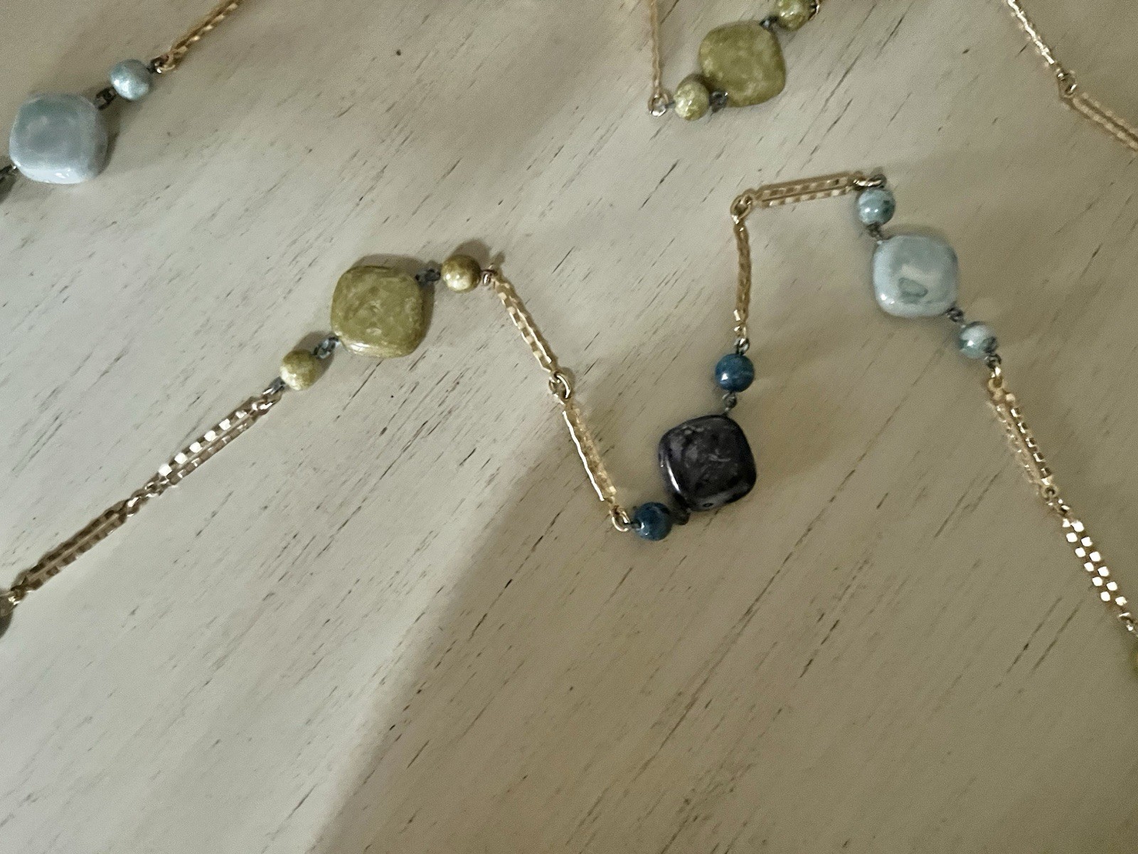 Vintage Polished Stone Green Blue Aqua Gold Tone Paperclip Bar Link 48”Necklace