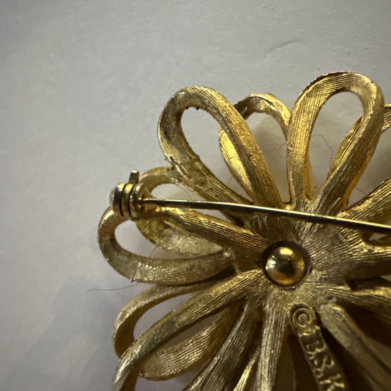 Vintage BSK Signed Daisy Floral Gold Tone Brooch