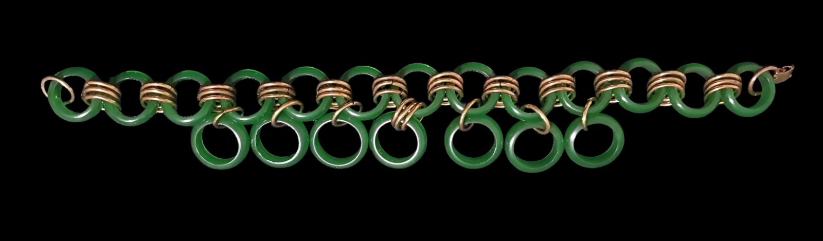 Vintage Green Plastic Rings Gold Tone Links Choker Necklace Glows Under UV Light