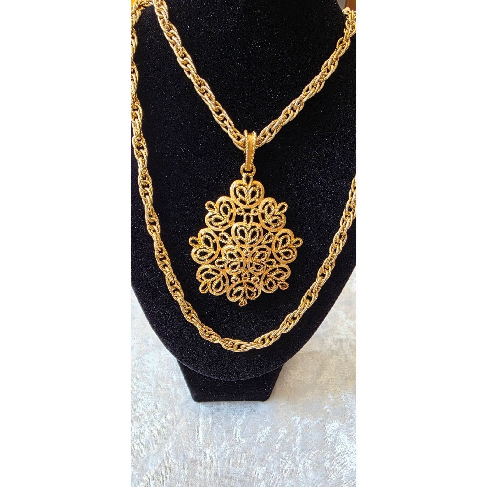 Crown Trifari Signed Vintage Double Strand Filigree Pendent Necklace*