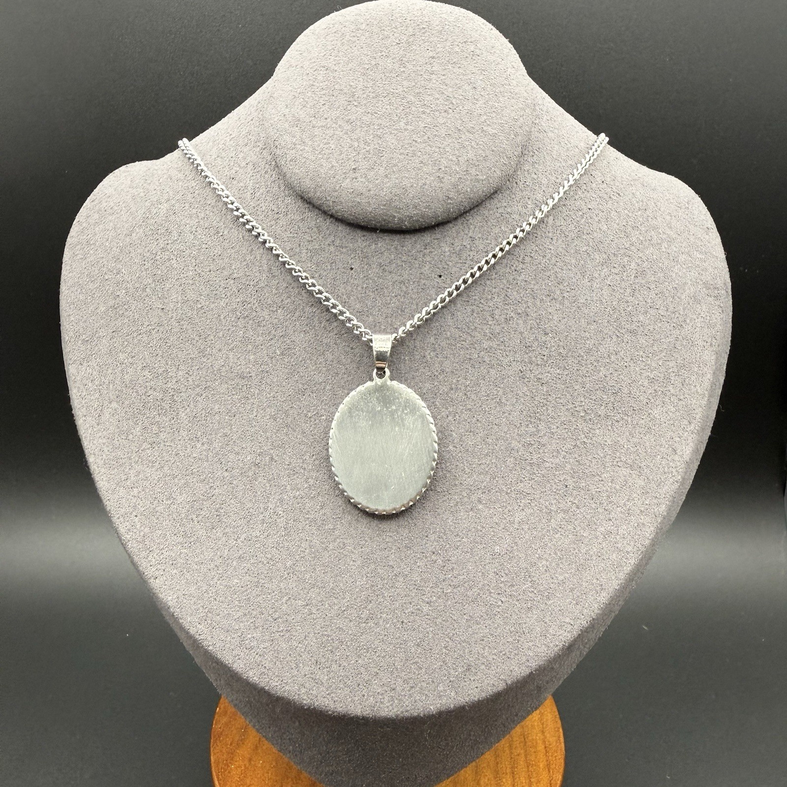 Vintage #1 Mom Pendant Necklace Silver Tone Black Enamel Minimalist Gift for Mom