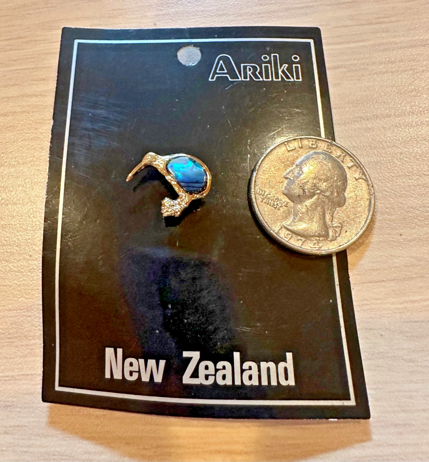 Ariki Paua Abalone Shell Kiwi BIrd Pin Brooch Gold Plated from New Zealand