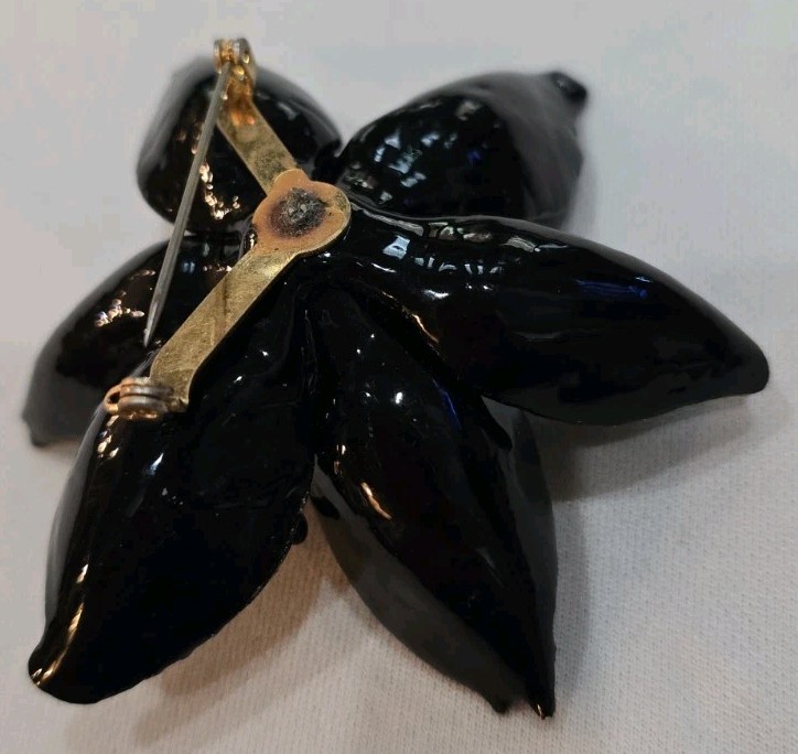 Vintage 1930s-1950s Large Black Enamel Flower Brooch (520)