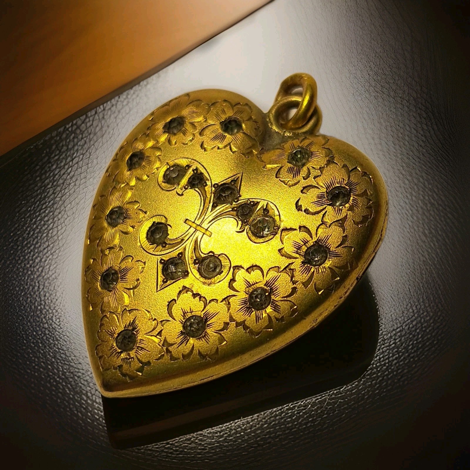 Antique Victorian S&B Co. Etched Gold Filled Starburst Fleur De Lis Heart Locket