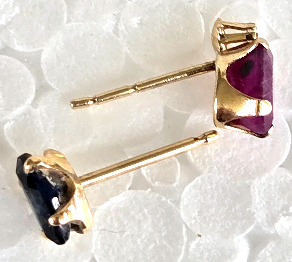 2 Vintage 14K Ruby/Spinel & Sapphire Pierced Single Stud Earrings .55 grams
