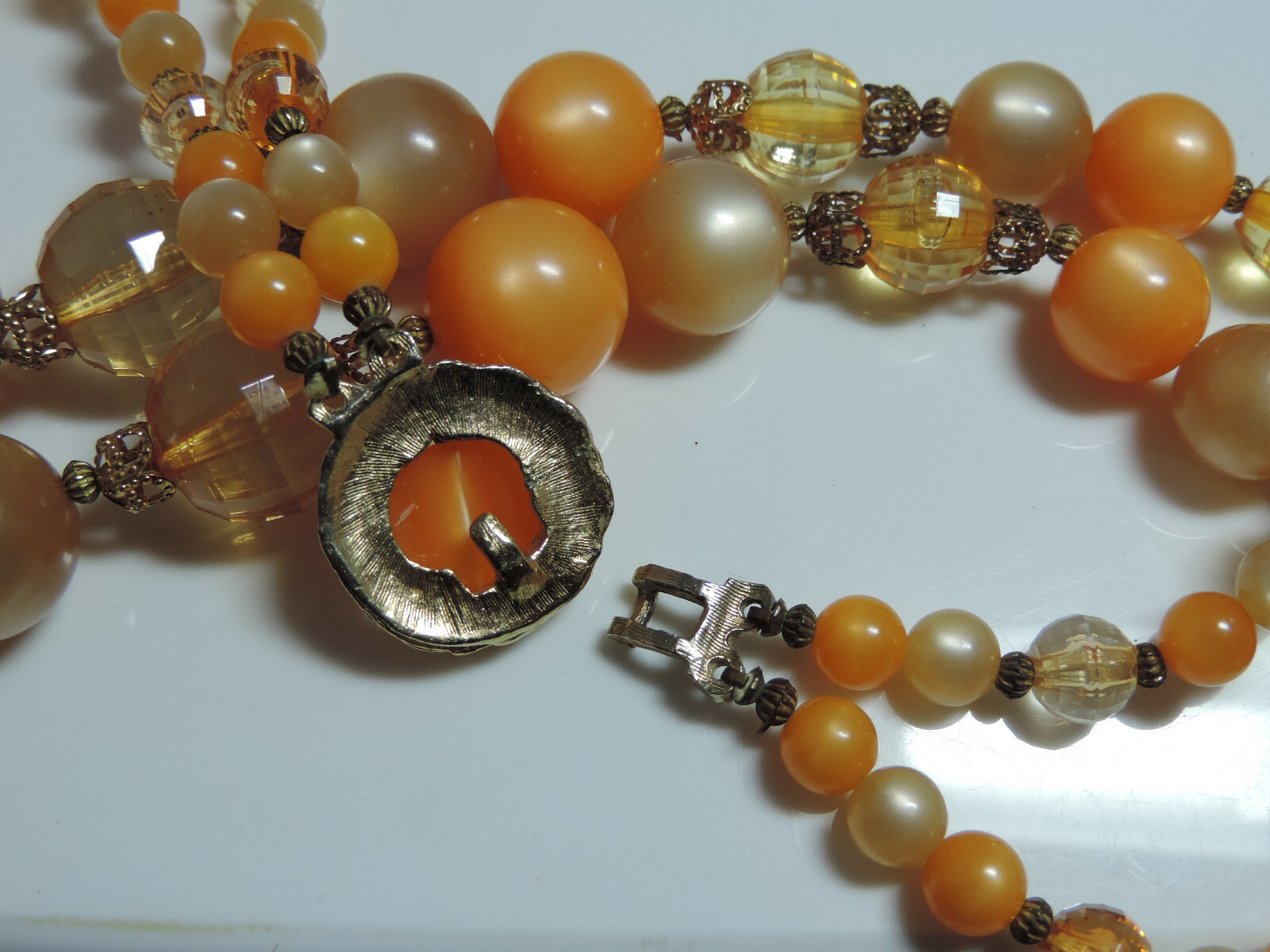 Vintage 60’s 2 tier Peach Taupe Moonglow Bead Gold tone Necklace Ck 100