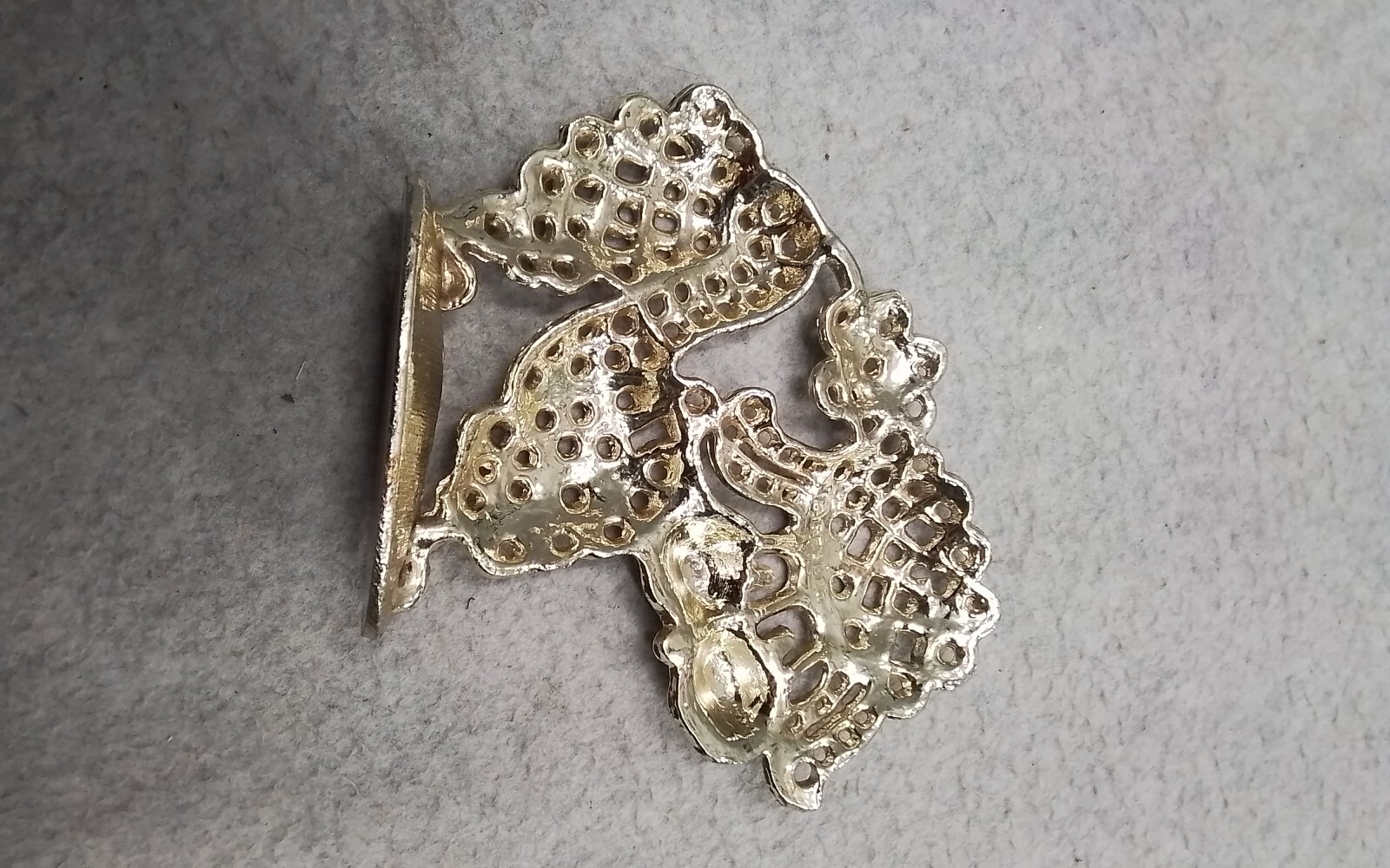 Revere Metal Poodle Dog Earring Holder Gold In Color 4 3/4″ X 5″ Pierced Clip On