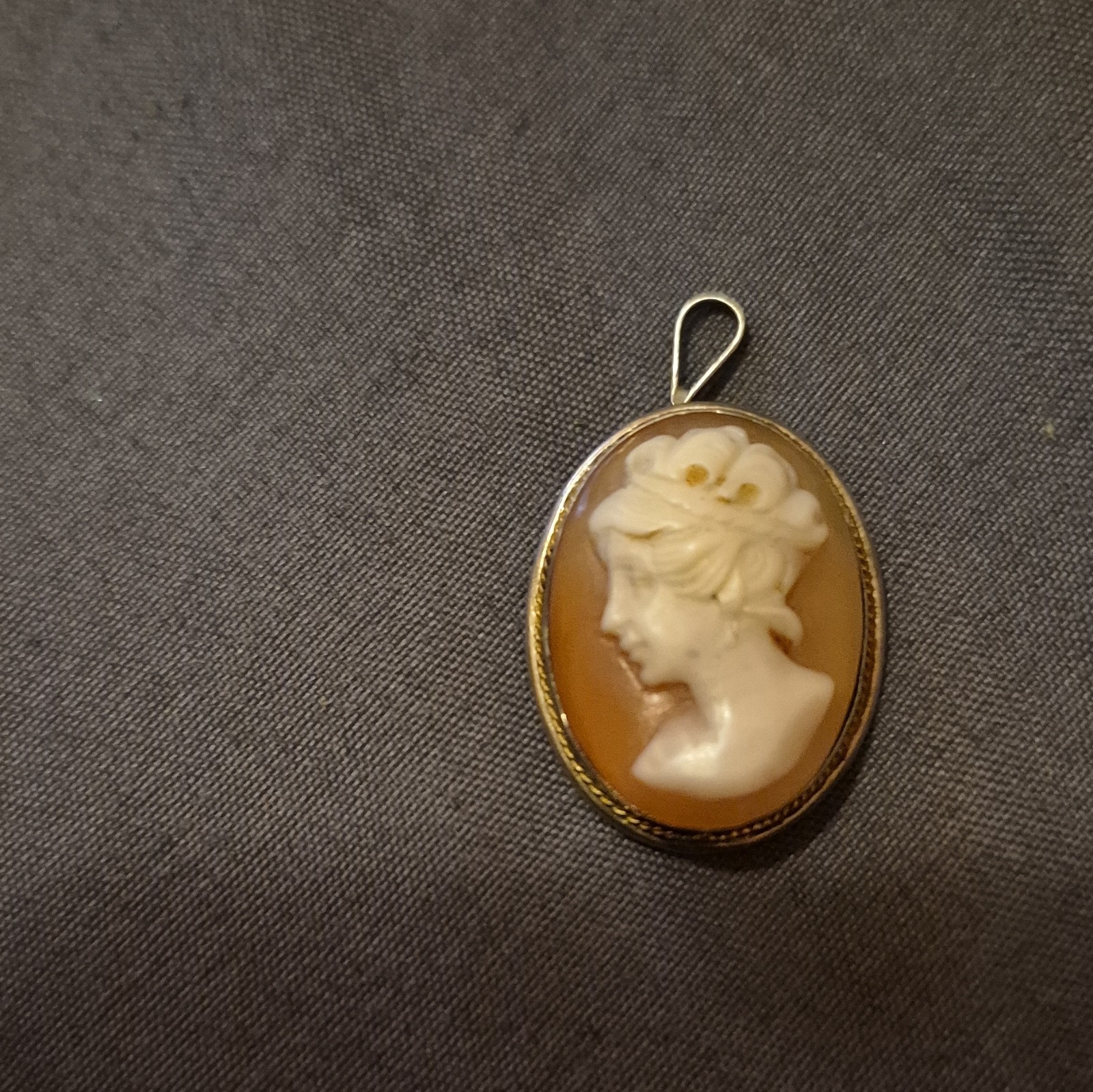 800 Silver Oval Cameo Pendant Charm Brown/White Carved Lady Portrait Profile