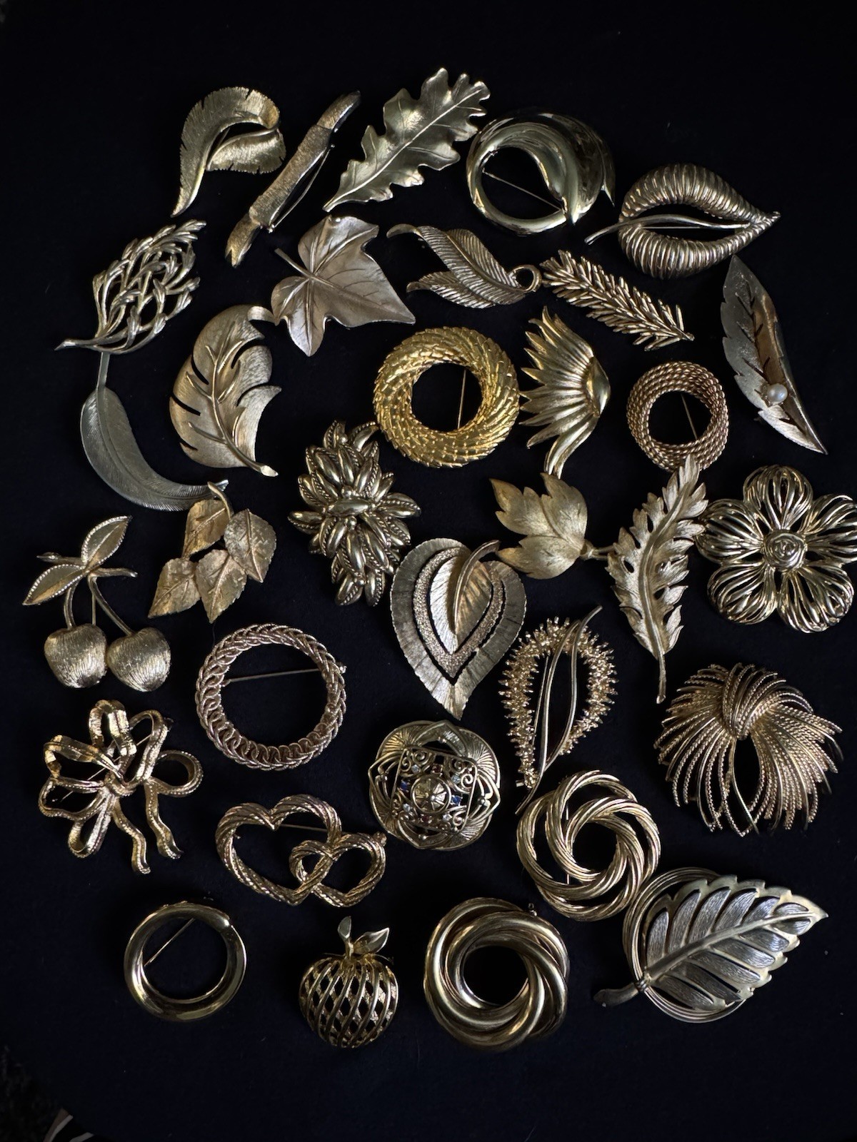 33 Gold Tone Brooches Monet Crown Trifari Sarah Coventry Coro
