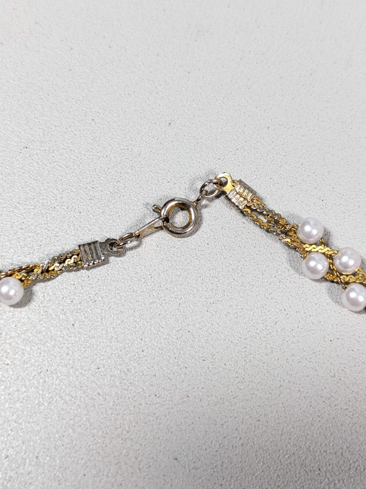 Vintage Vold Tone White Acrylic Faux Pearl Woven Style Braided Necklace 17.5 in