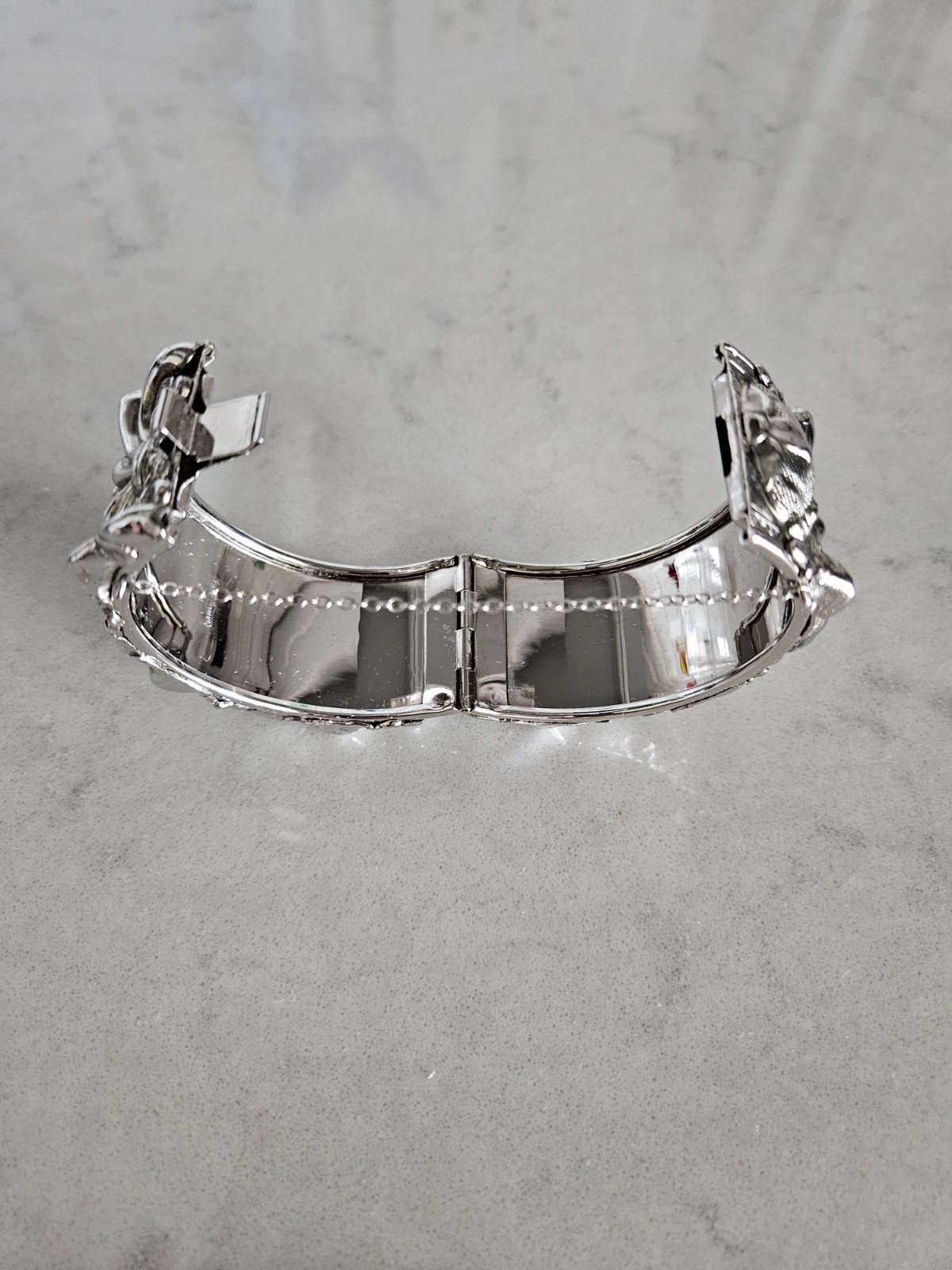 RARE AND VINTAGE WHITING & DAVIS SILVER SWIRLED HINGED CUFF BRACELET