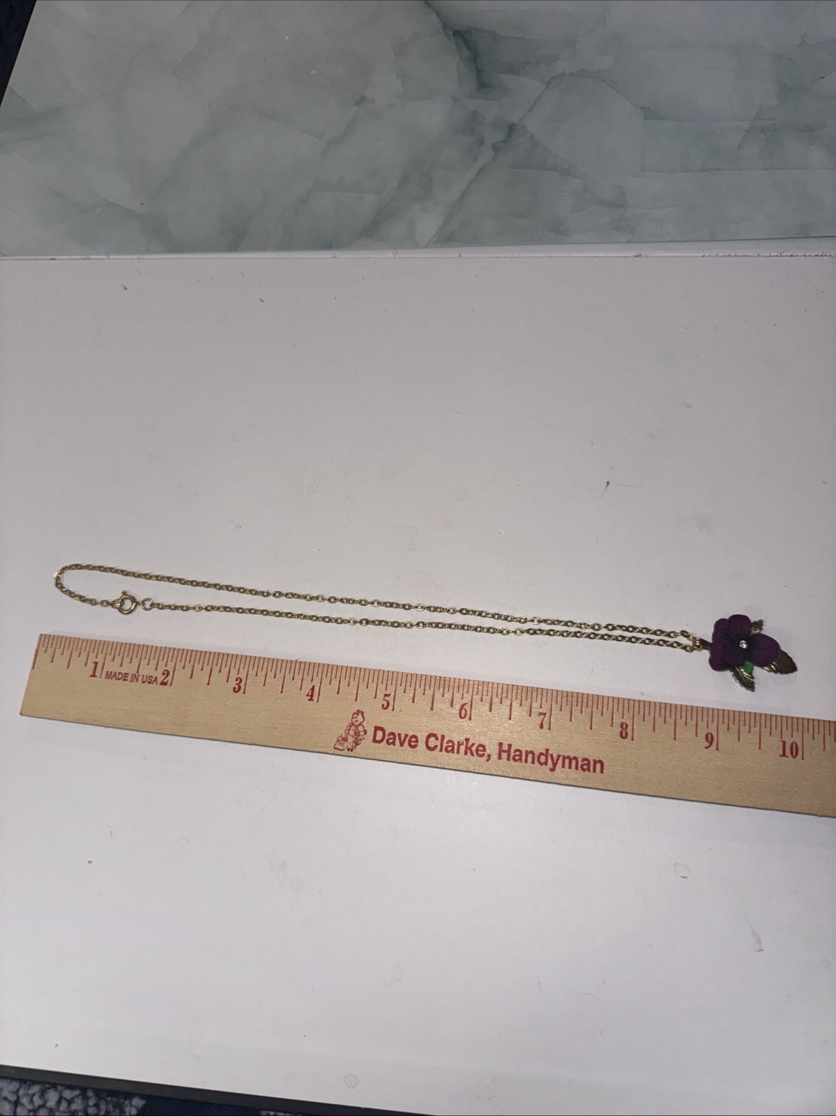 Vintage Purple Lucite Pansy/Violet Flower Necklace Pendant Gold Tone Chain 18”