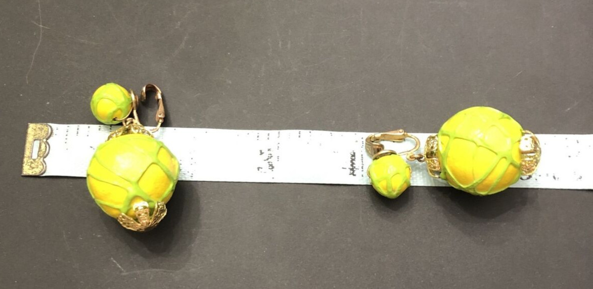 Vintage Signed VOGUE JLRY yellow & green Art Deco Dangle Clip-On Earrings 2″