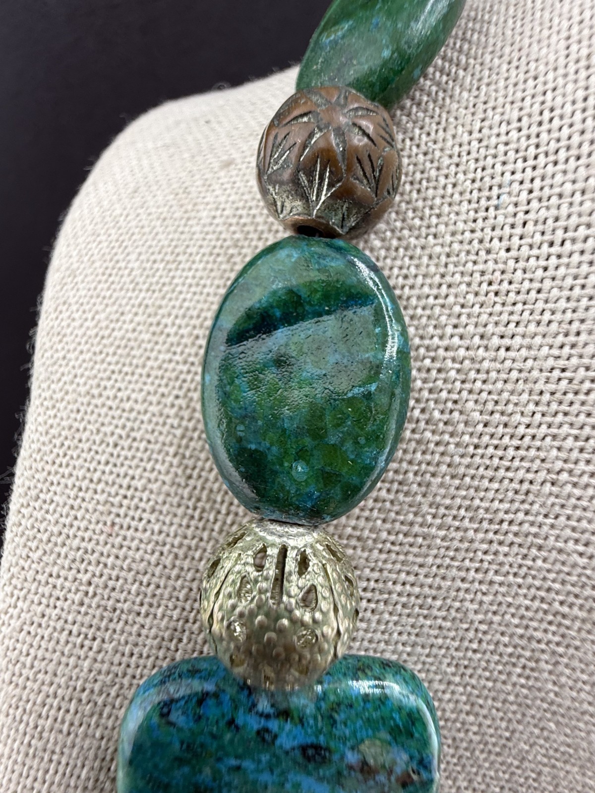 Vintage South Western Style Necklace Blue Green Beads Silver Tone 17″