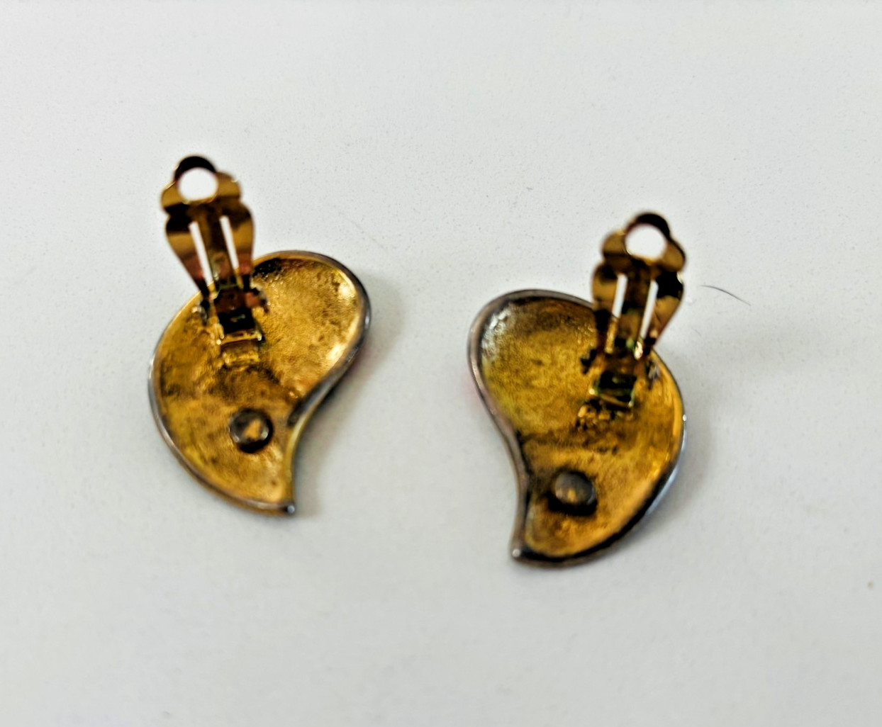 Vintage Fernando Originals F.O. Enamel Clip-On Earrings Abstract 80s Gold Tone
