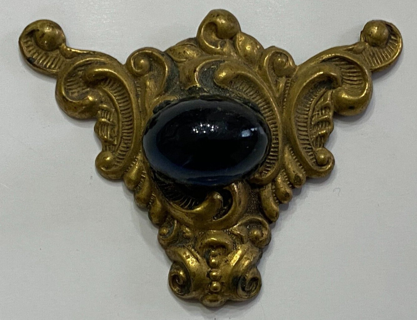 UNUSUAL VINTAGE STYLE METAL SPEC NY BLUE STONE CENTER DECORATION PIECE