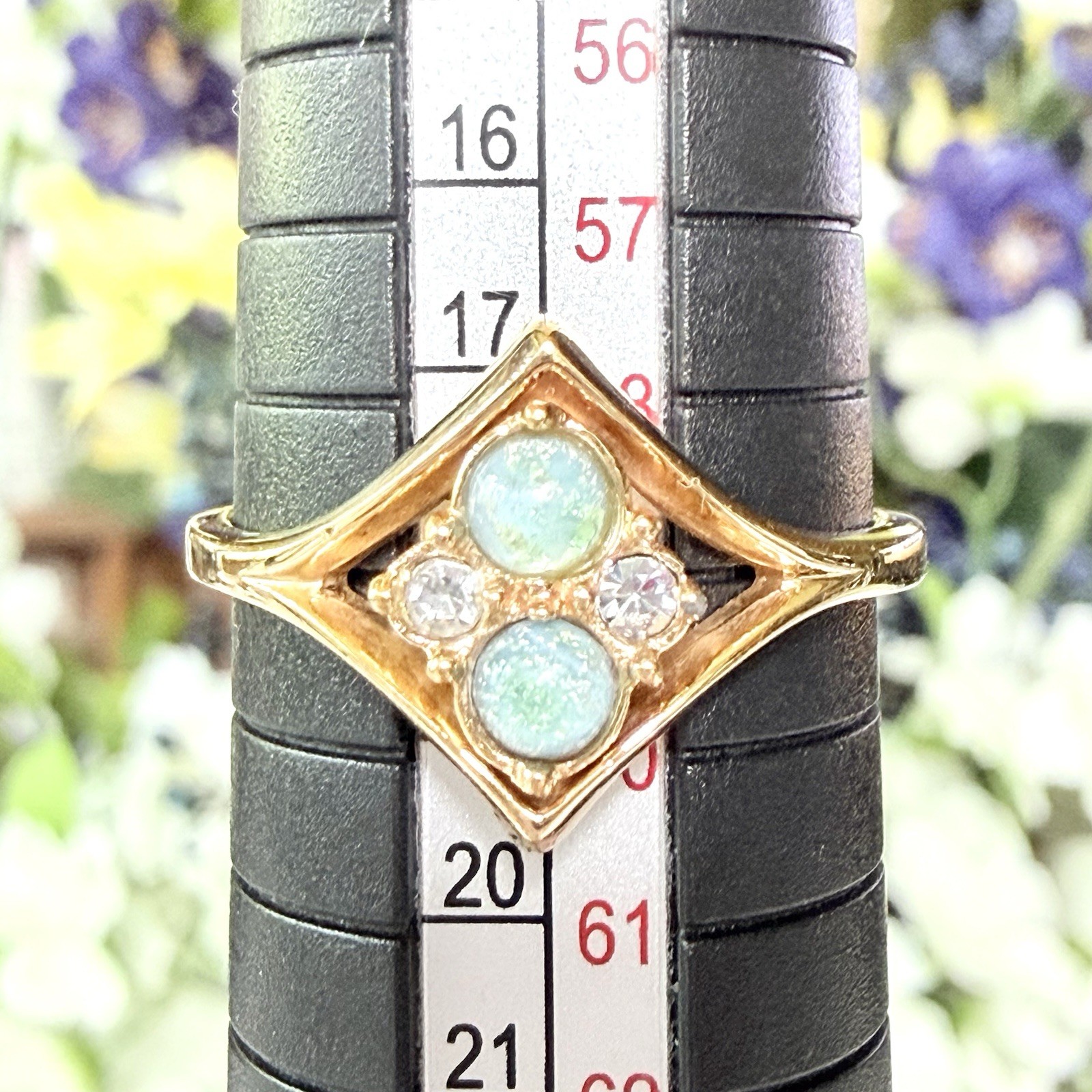 Vtg Avon Gold Tone 80’s Glowing Cabochon Sparkle Statement Ring LG Size 8.75 B