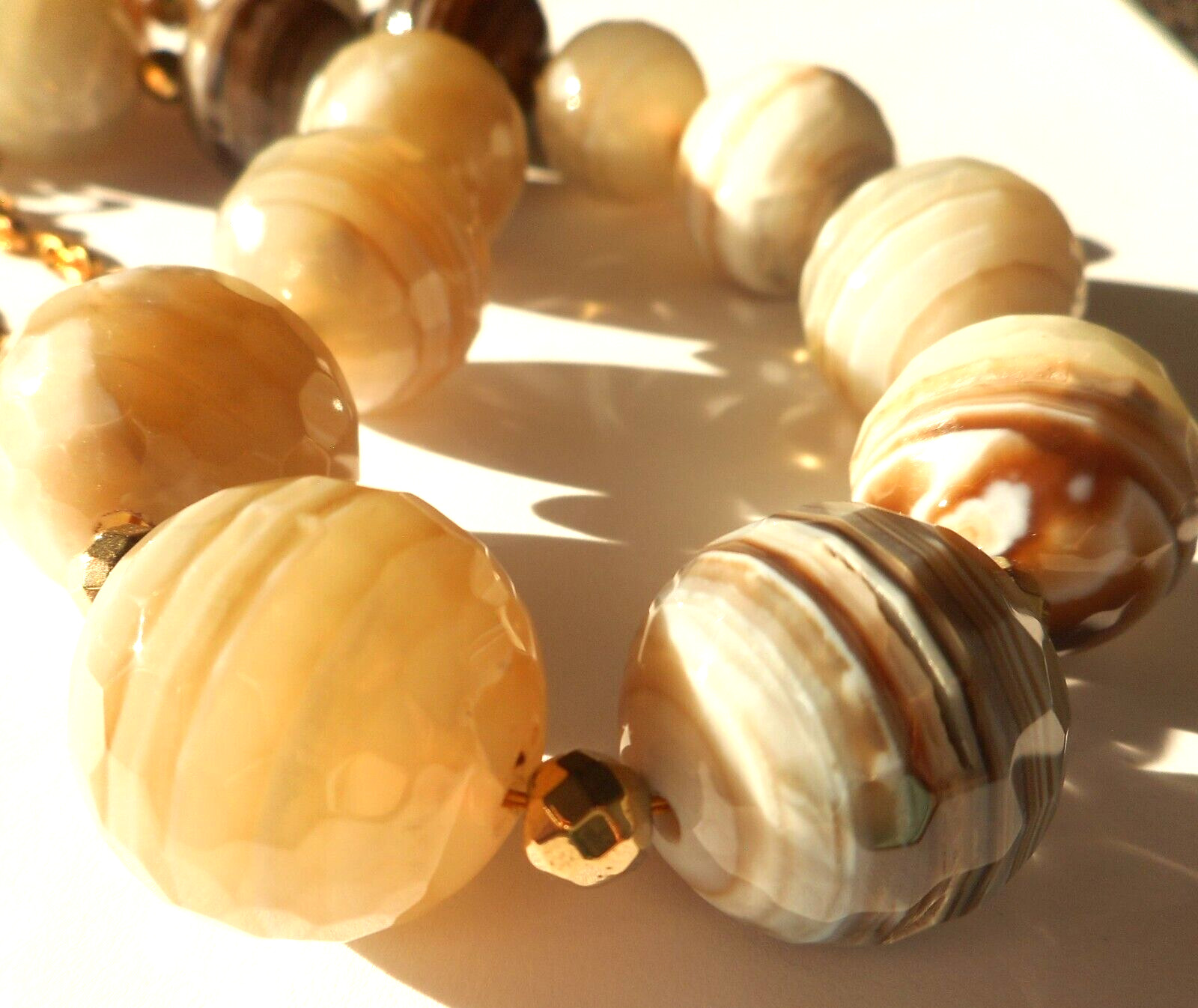 Artisan Polished Faceted Onyx/Agate 1″ Large Bead Goldtone 16-20″ Necklace