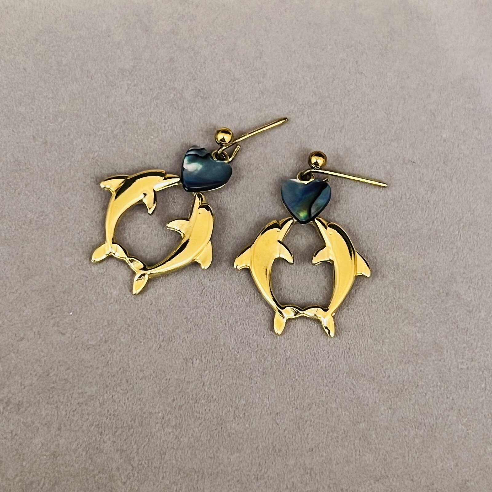 Vintage Weekenders Paua Shell Kissing Dolphins Heart Dangle Earrings Gold 1445